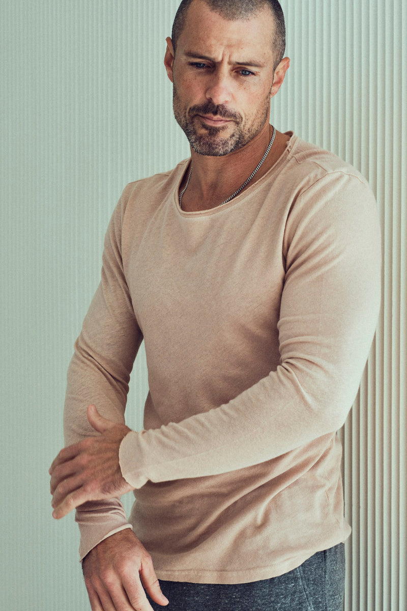 Men's Wallace Raw Neck Cotton Linen Long Sleeve Crew Tee — Dust Rose