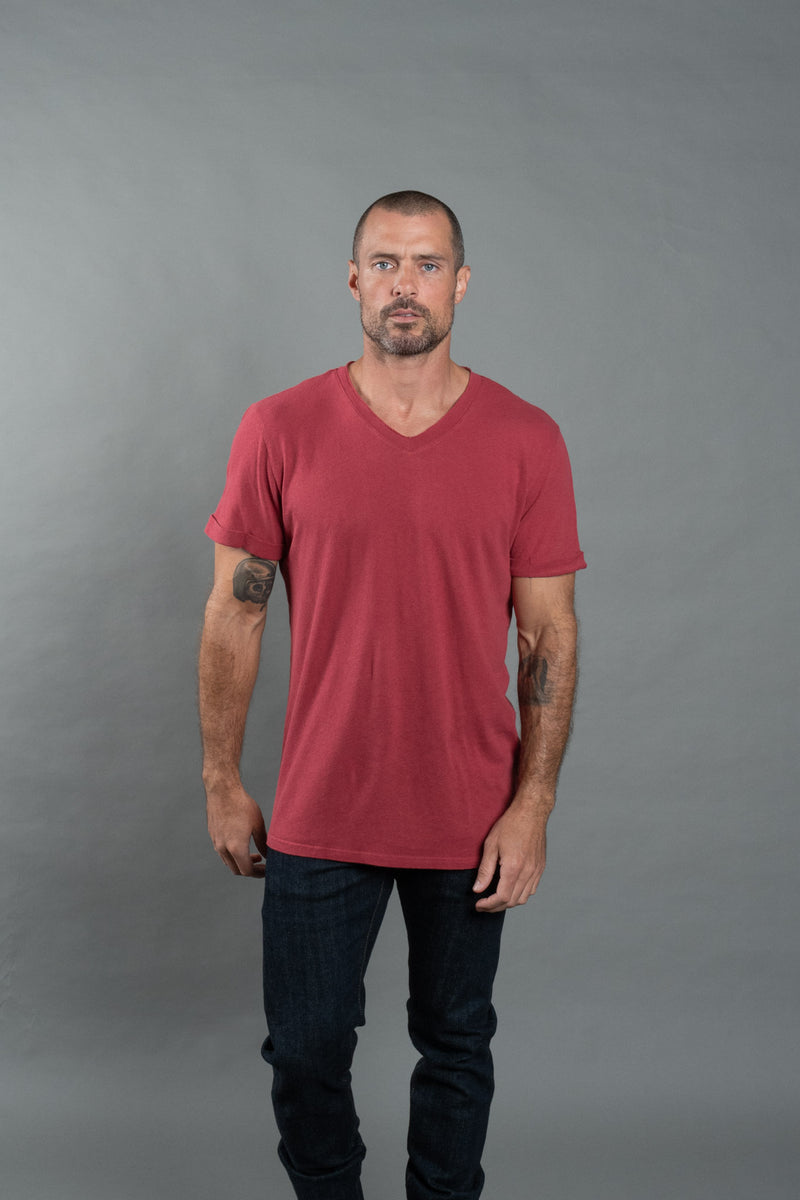 Men's Cotton Linen V-Neck Tee — Burnt Red