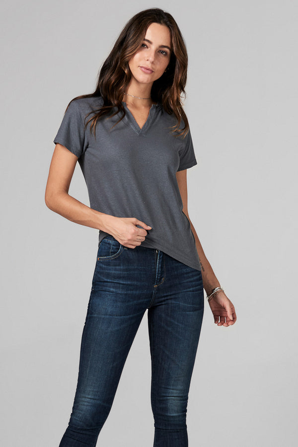 WOMEN'S LINEN BLEND CROSS V NECK TEE - GREY