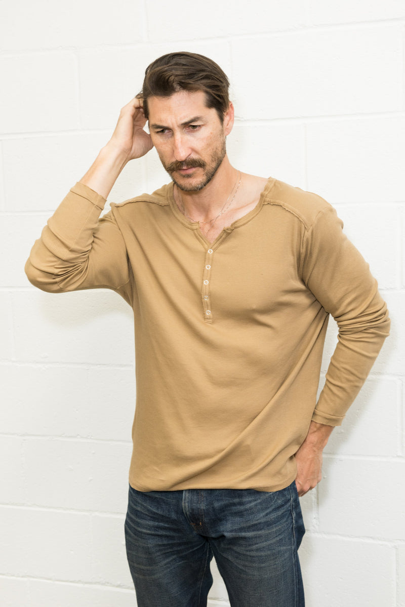Tee-shirt henley à manches longues Mountain Ridge pour hommes - Giant Tiger Tee-shirt henley à manches longues Mountain Ridge pour hommes - Giant Tiger