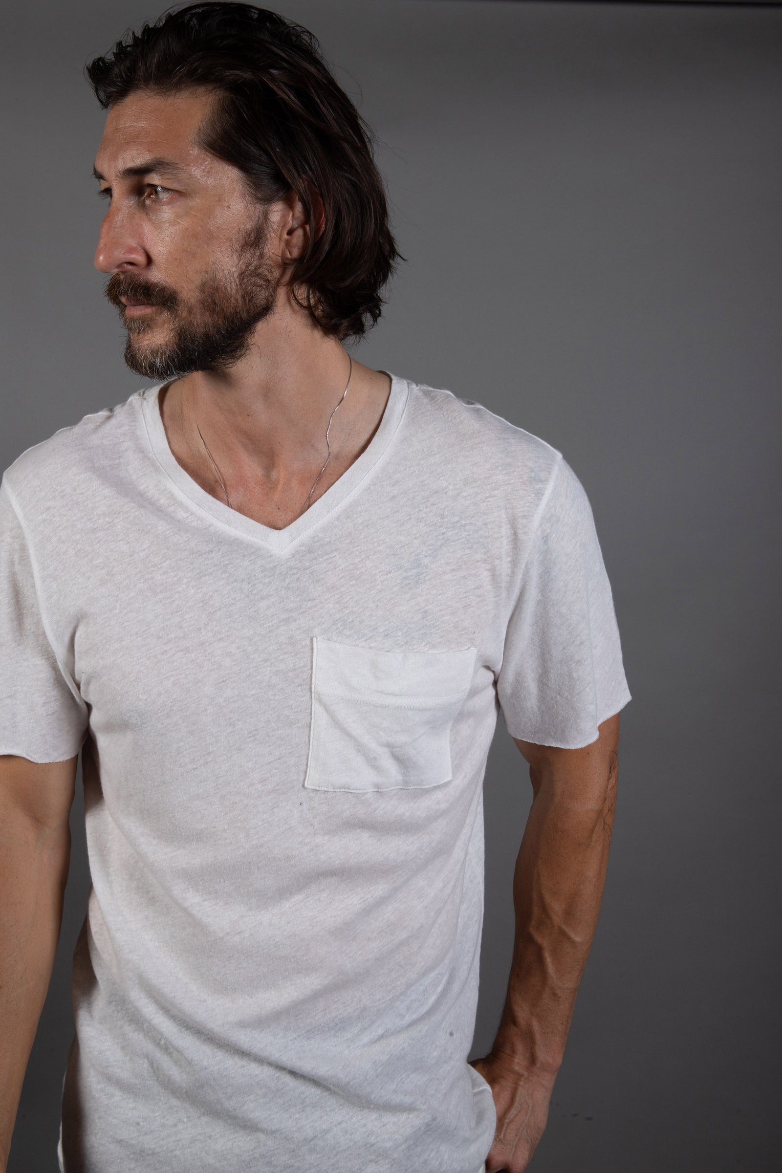 Men's Warren Wide Pocket Cotton Linen V-Neck Tee – Mika Jaymes