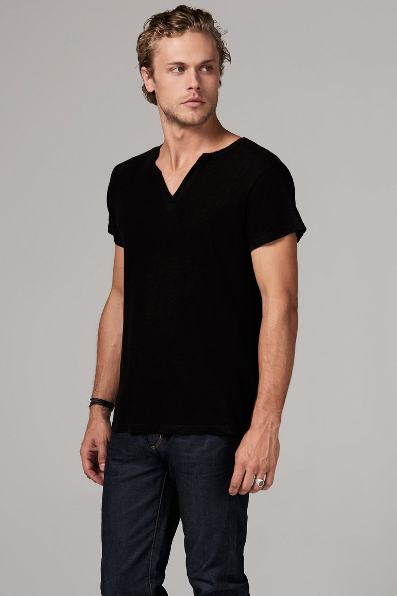 Men's Linen Blend Cross V-Neck Tee — Black
