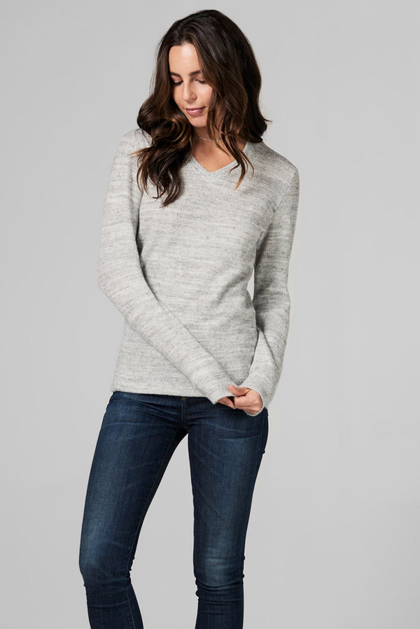 WOMEN'S MELANGE KNIT V-NECK PULLOVER SWEATSHIRT - HEATHER