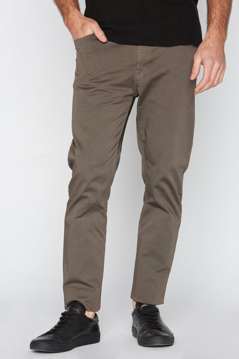 Men's Slim Fit Twill Pant — Brown