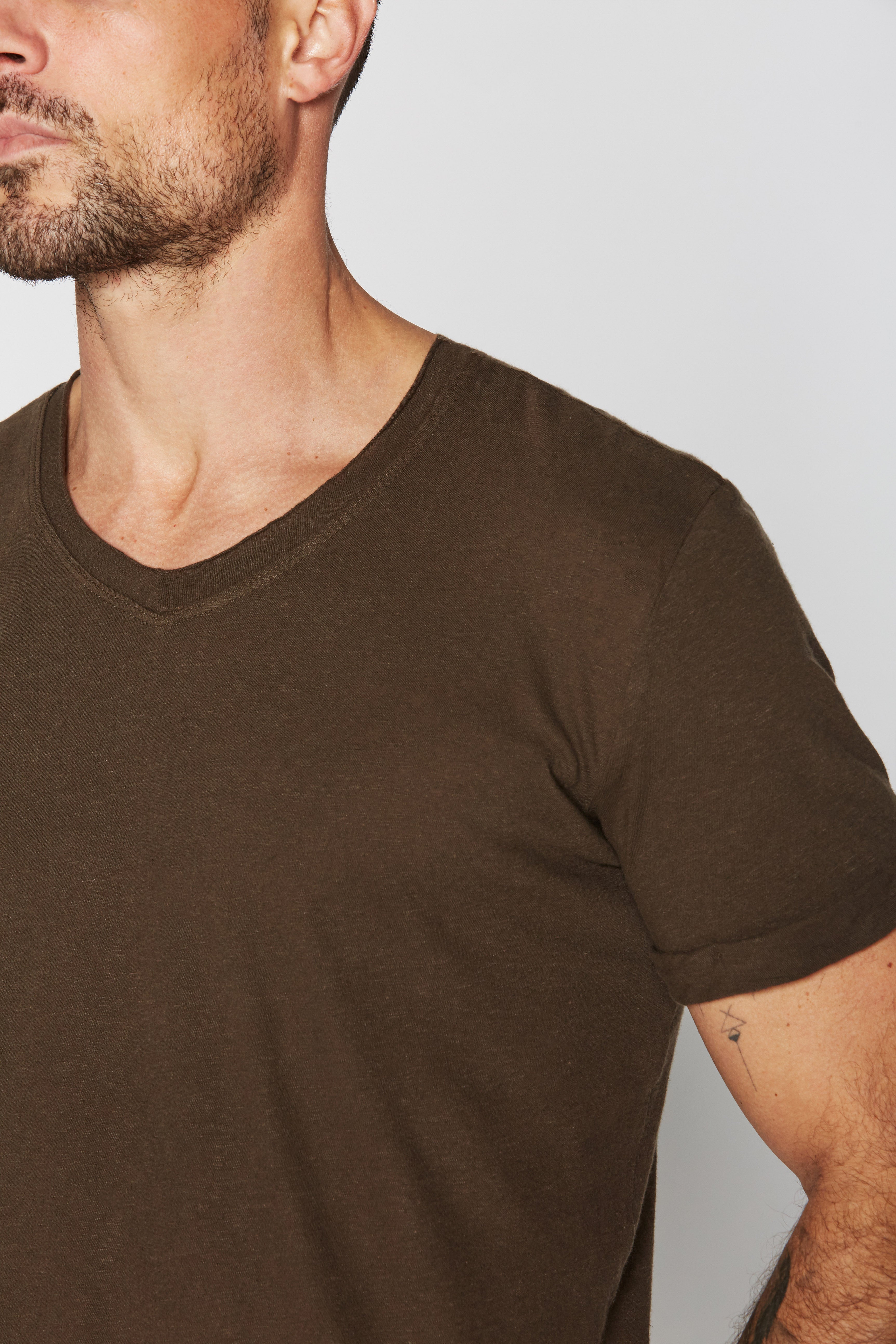 Men's Cotton Linen V-Neck Tee Shirt – Mika Jaymes